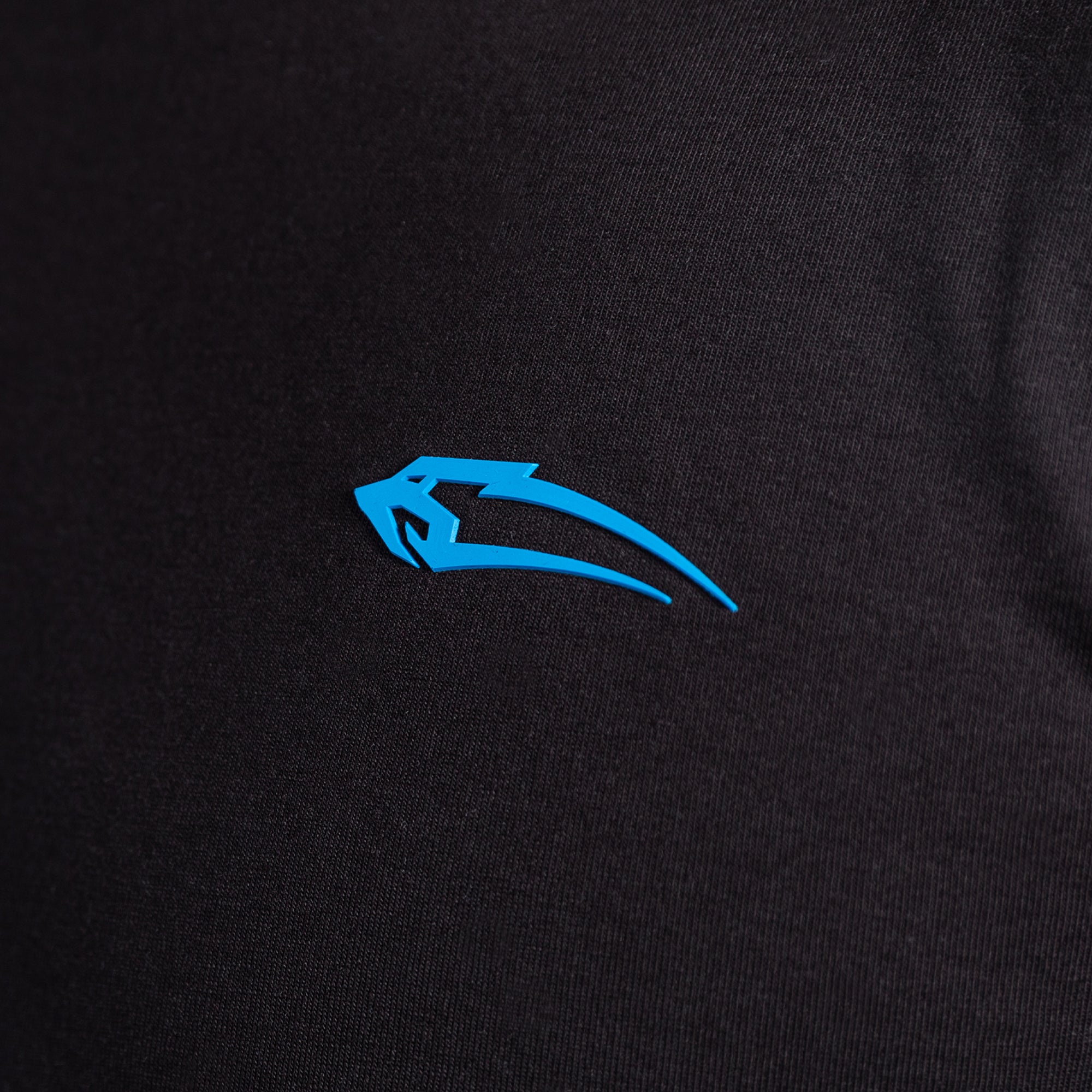 Schwarz Blau